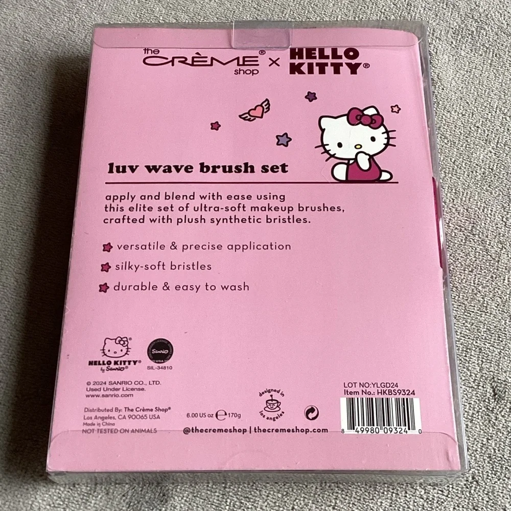 NIP The Crème Shop Hello Kitty Luv Wave Brush Set